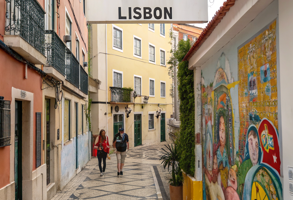 budget hostels in Lisbon